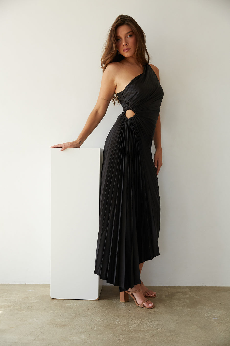 SYLVIANA® ONE-SHOULDER PLEATED MIDI DRESS