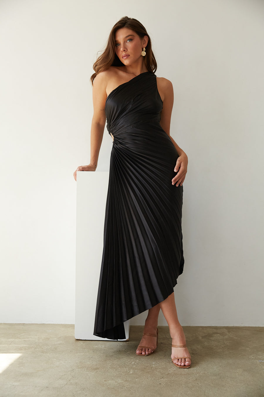 SYLVIANA® ONE-SHOULDER PLEATED MIDI DRESS